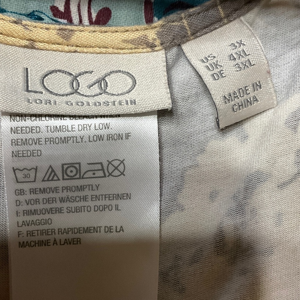 LOGO by Lori Goldstein Floral Sleeveless Vest - Picture 6 of 11